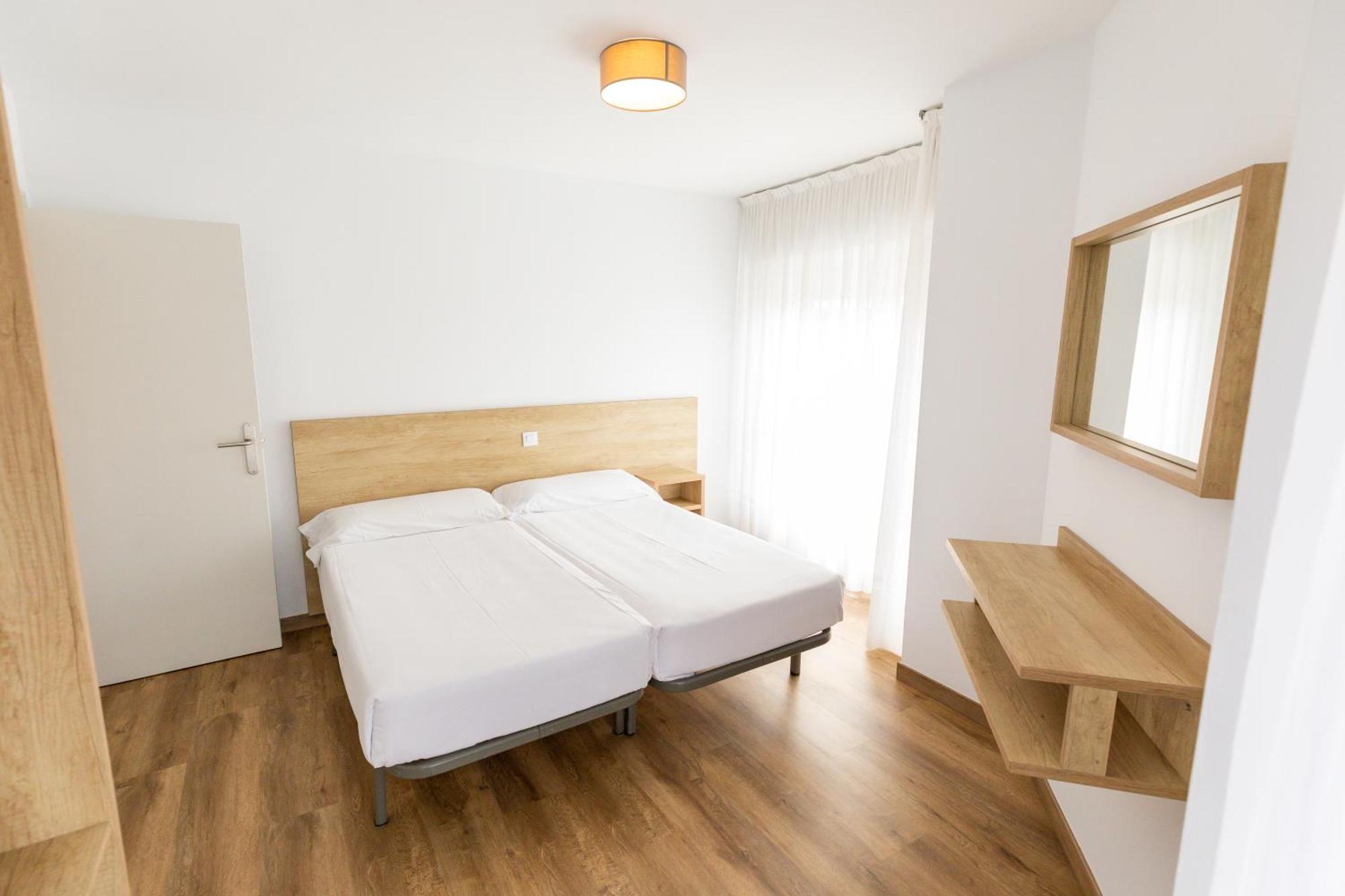 Apartamentos Regollera Premium Con Garaje 诺哈 外观 照片